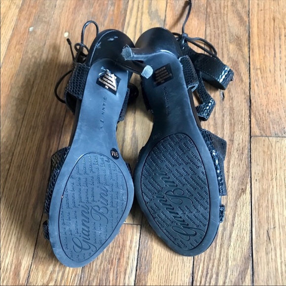 Gianni Bini black strap heel. - Picture 7 of 8